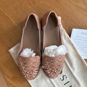 Nisolo Huaracha Sandal in Desert Rose - NWT and Dust Bag